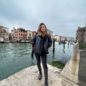 Nur Ünverdi profile photo