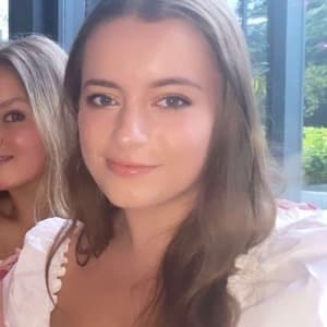 sophie hyland profile photo