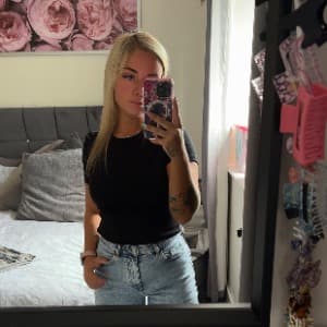 E M profile photo